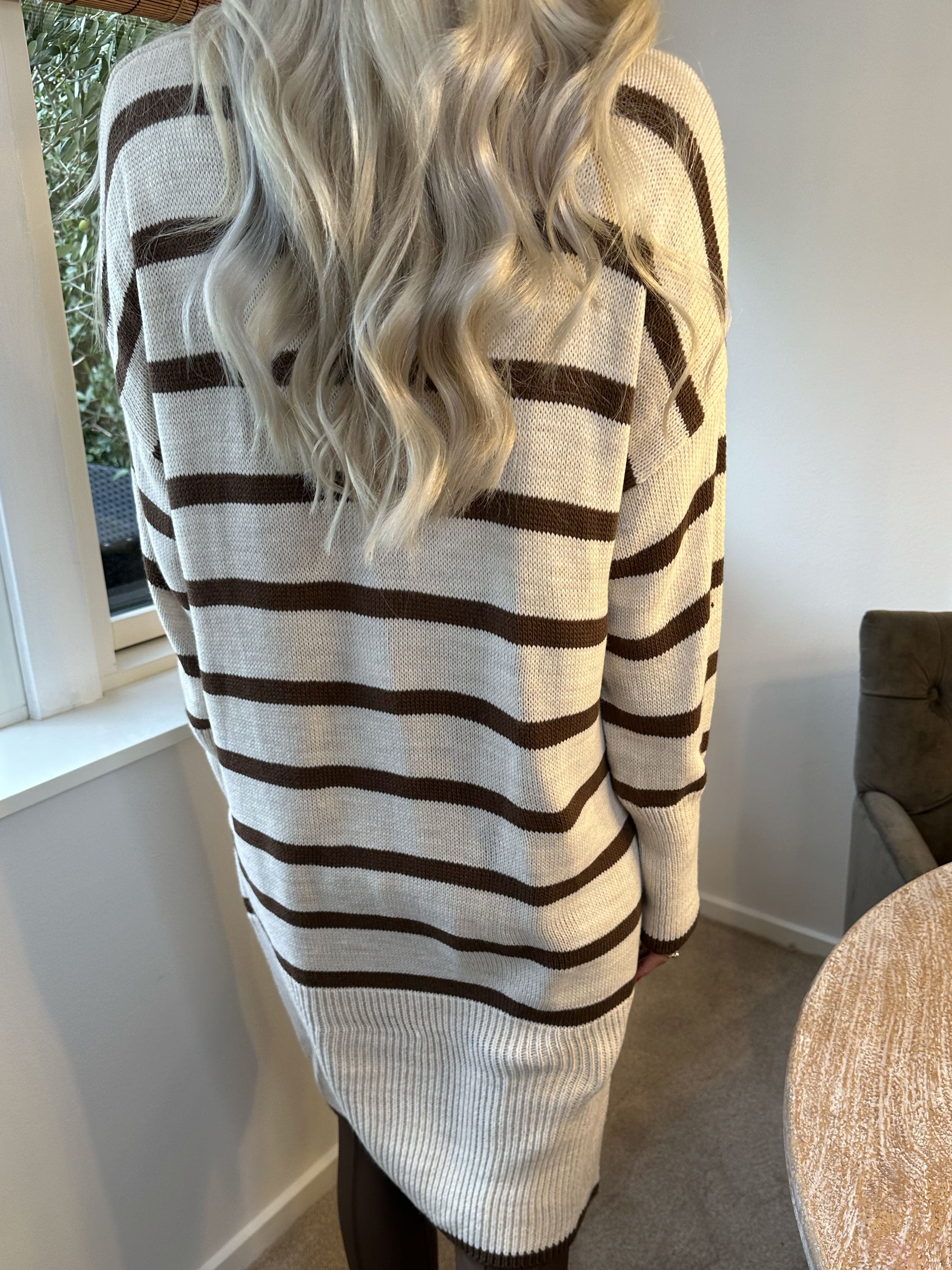 Safiya - Sød strikkjole med striber